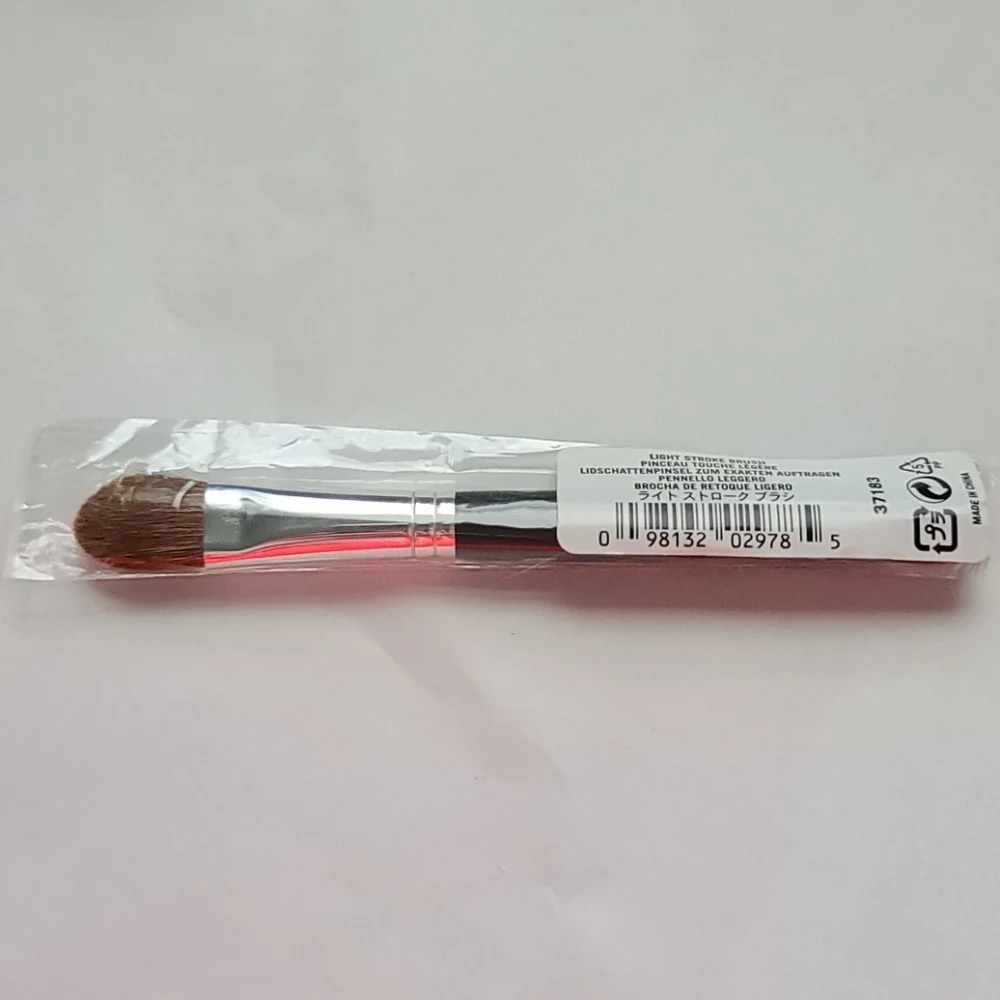 6/23 BARE MINERALS LIGHT STROKE BRUSH